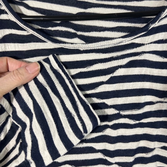BLUE Saks Fifth Avenue Striped 3/4 Sleeve Top Women's‎ M/M Navy Cream - Picture 3 of 9